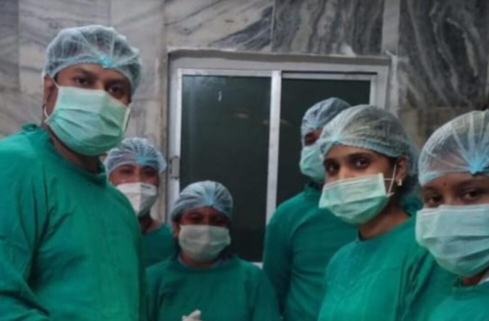 बागबाहरा सामुदायिक स्वास्थ्य केंद्र में ढाई किलो के ट्यूमर का सफल ऑपरेशन बागबाहरा सामुदायिक स्वास्थ्य केंद्र में ढाई किलो के ट्यूमर का सफल ऑपरेशन