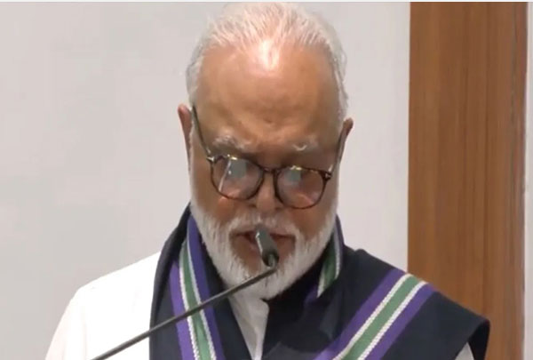 महाराष्ट्र के मंत्रिमंडल में शामिल हुए छगन भुजबल, ली मंत्री पद की शपथ