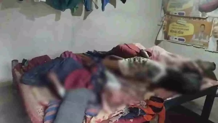 रायगढ़: बंद कमरे में मिली मां और दो बच्चों की लाश, फैली सनसनी रायगढ़: बंद कमरे में मिली मां और दो बच्चों की लाश, फैली सनसनी