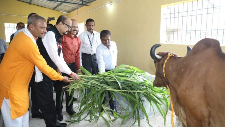 राज्यपाल ने किया गौशाला का लोकार्पण, महिला स्व सहायता समूह से की चर्चा