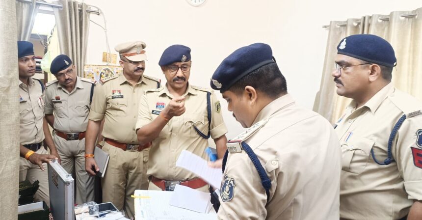 जांजगीर चांपा : लूट के मामले को मारपीट की धाराओं में किया दर्ज, SP ने ASI को किया निलंबित… जांजगीर चांपा : लूट के मामले को मारपीट की धाराओं में किया दर्ज, SP ने ASI को किया निलंबित…