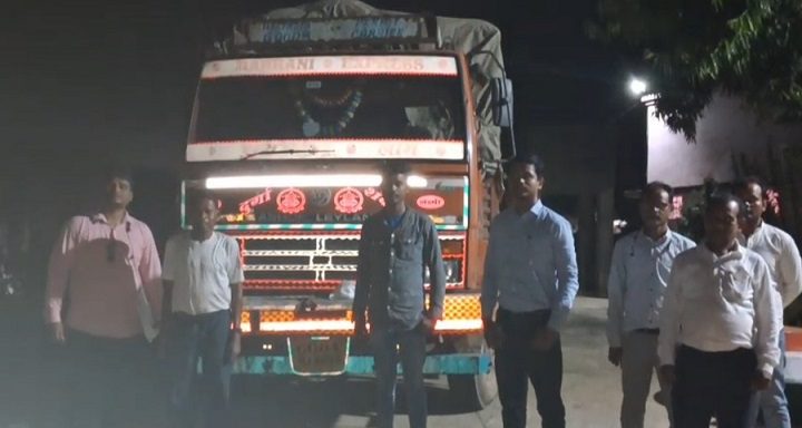 अवैध धान परिवहन करते ट्रक जप्त, मंडी अधिनियम के तहत 26 हजार की वसूली…