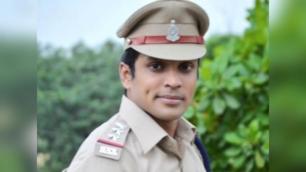 निरीक्षक से उप निरीक्षक बने कलीम खान, लगे थे महिला से पैसे मांगने और यौन शोषण के आरोप निरीक्षक से उप निरीक्षक बने कलीम खान, लगे थे महिला से पैसे मांगने और यौन शोषण के आरोप