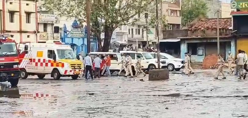 संदिग्ध बैग की सूचना पर सारंगढ़ बस स्टैंड को सुरक्षा एजेंसियों ने घेरा, मचा हड़कंप… संदिग्ध बैग की सूचना पर सारंगढ़ बस स्टैंड को सुरक्षा एजेंसियों ने घेरा, मचा हड़कंप…
