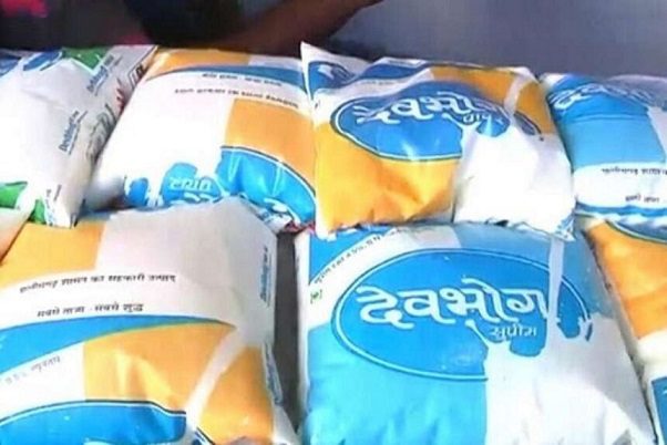 ‘देवभोग’ ने की दूध के दामों में बढ़ोतरी, 2 रुपये प्रति लीटर किया महंगा, आज से लागू ‘देवभोग’ ने की दूध के दामों में बढ़ोतरी, 2 रुपये प्रति लीटर किया महंगा, आज से लागू
