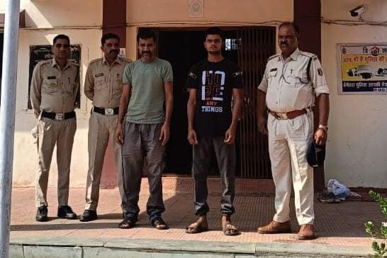 गुटखा लेने के दौरान चिल्हर पैसे देने की बात पर से एक राय होकर मारपीट कर हत्या करने की नियत से धारदार चाकु से गंभीर चोट पहुचाने वाला आरोपीगण गिरफ्तार…