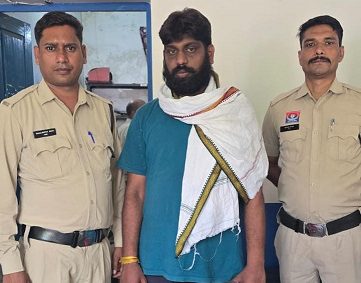 शेयर ट्रेडिंग से पैसा कमाने का झांसा देकर धोखाधड़ी करने वाला फरार आरोपी इंदौर से गिरफ्तार… शेयर ट्रेडिंग से पैसा कमाने का झांसा देकर धोखाधड़ी करने वाला फरार आरोपी इंदौर से गिरफ्तार…