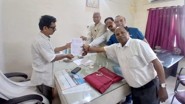 चैंबर ऑफ़ कॉमर्स ने सौपा ज्ञापन,बिजली व्यवस्था दुरुस्त करें वरना होगा चक्का जाम… चैंबर ऑफ़ कॉमर्स ने सौपा ज्ञापन,बिजली व्यवस्था दुरुस्त करें वरना होगा चक्का जाम…