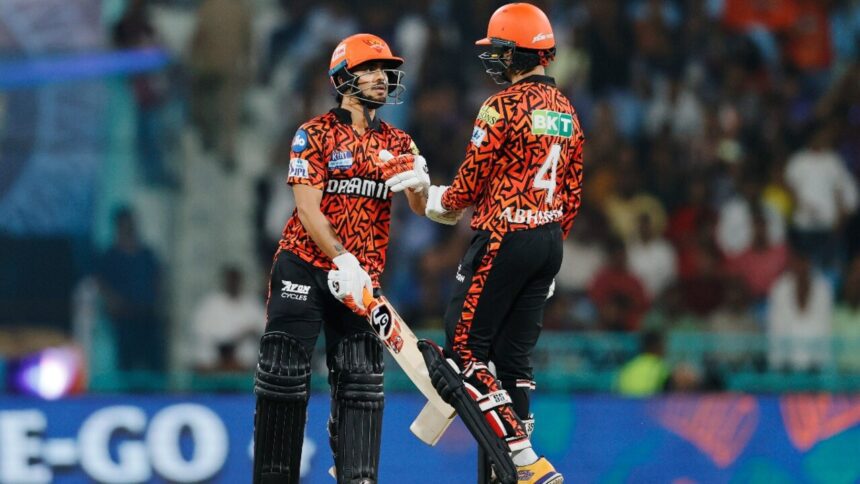IPL 2025 LSG vs SRH: प्लेऑफ की रेस से बाहर हुई LSG, हैदराबाद ने 7 विकेट से हराया, अभिषेक शर्मा ने 20 गेंद में जड़ दिए 59 रन IPL 2025 LSG vs SRH: प्लेऑफ की रेस से बाहर हुई LSG, हैदराबाद ने 7 विकेट से हराया, अभिषेक शर्मा ने 20 गेंद में जड़ दिए 59 रन