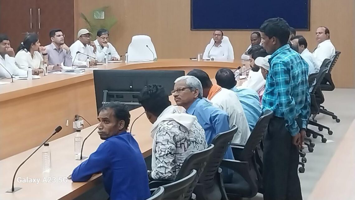 SECB दीपका मेगाप्रोजेक्ट अंतर्गत जिला स्तरीय पुनर्वास एवं पुनर्स्थापना समिति की बैठक सम्पन्न SECB दीपका मेगाप्रोजेक्ट अंतर्गत जिला स्तरीय पुनर्वास एवं पुनर्स्थापना समिति की बैठक सम्पन्न
