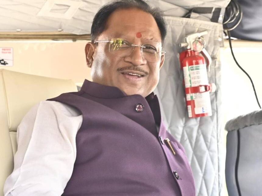 सुशासन तिहार 2025: मुख्यमंत्री विष्णुदेव साय का औचक निरीक्षण का दूसरा दिन, बेमेतरा जिले में मुख्यमंत्री का हेलीकॉप्टर उतरा सहसपुर में सुशासन तिहार 2025: मुख्यमंत्री विष्णुदेव साय का औचक निरीक्षण का दूसरा दिन, बेमेतरा जिले में मुख्यमंत्री का हेलीकॉप्टर उतरा सहसपुर में