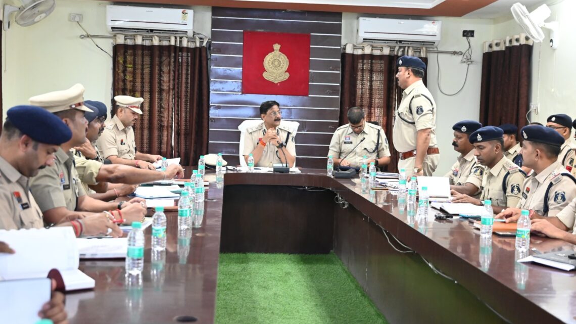 बिलासपुर रेंज आईजीपी ने की कोरबा पुलिस के कार्यों की समीक्षा बिलासपुर रेंज आईजीपी ने की कोरबा पुलिस के कार्यों की समीक्षा