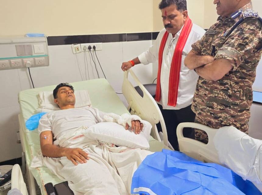 उपमुख्यमंत्री विजय शर्मा ने एम्स दिल्ली पहुँचकर नक्सल हमले में घायल जवानों से मुलाकात कर जवानों का हौंसला बढ़ाया