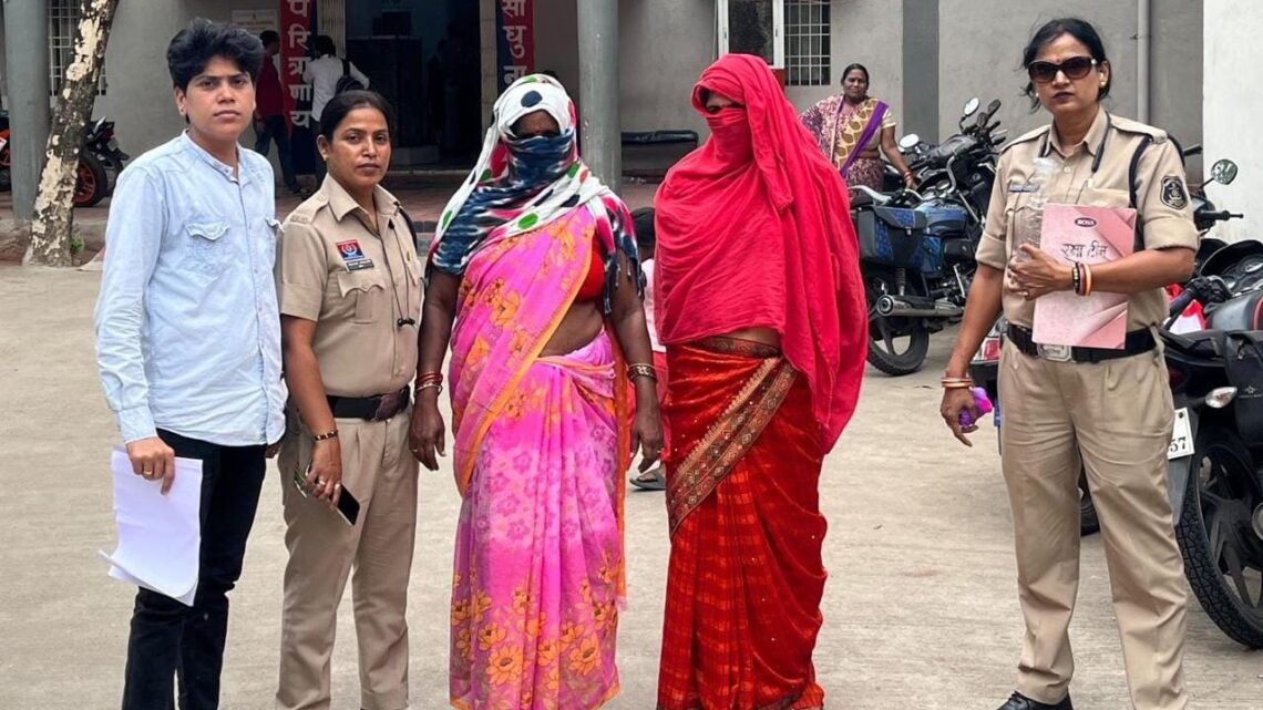 देह व्यापार में संलिप्त दो महिलाओं को पुलिस ने किया गिरफ्तार देह व्यापार में संलिप्त दो महिलाओं को पुलिस ने किया गिरफ्तार