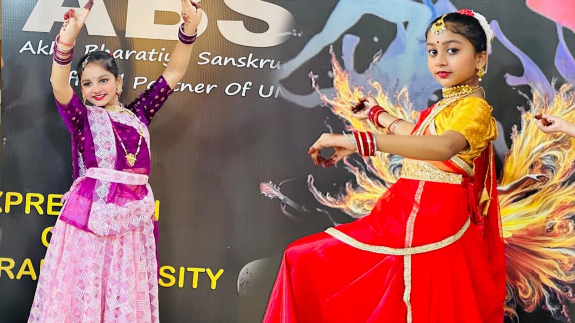कोरबा की नृत्यांगनाओं ने राष्ट्रीय नृत्य प्रतियोगिता में मचाया धमाल