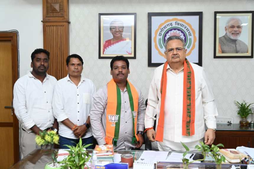 कोरबा जिले के भाजपा नेता दीपक जायसवाल ने पूर्व मुख्यमंत्री छत्तीसगढ़ विधानसभा अध्यक्ष डॉ रमन सिंह से की मुलाकात कोरबा जिले के भाजपा नेता दीपक जायसवाल ने पूर्व मुख्यमंत्री छत्तीसगढ़ विधानसभा अध्यक्ष डॉ रमन सिंह से की मुलाकात