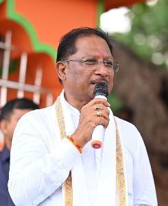 झुरानदी में बिना पूर्व सूचना पहुंचे मुख्यमंत्री, चौपाल लगाकर सुनीं ग्रामीणों की समस्याएं झुरानदी में बिना पूर्व सूचना पहुंचे मुख्यमंत्री, चौपाल लगाकर सुनीं ग्रामीणों की समस्याएं
