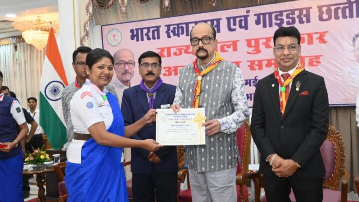 राज्यपाल के हाथों पुष्पा शांडिल्य को मिला “उत्कृष्ट गाइडर सम्मान”