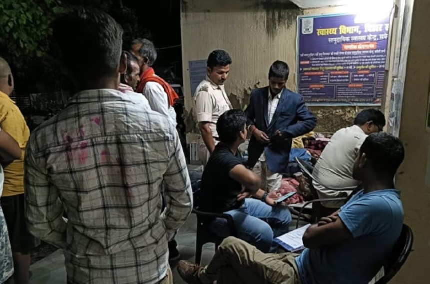 बारातियों से भरी स्कॉर्पियो की ट्रैक्टर से टक्कर, 8 लोगों की मौत बारातियों से भरी स्कॉर्पियो की ट्रैक्टर से टक्कर, 8 लोगों की मौत