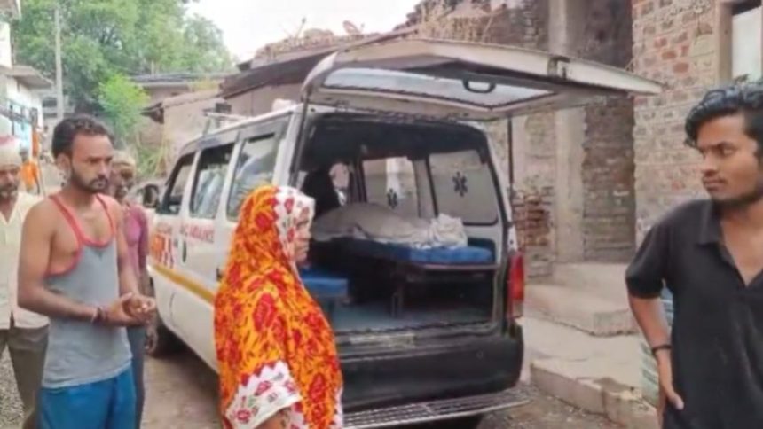 दूषित पानी पीने से सैकड़ों लोग बीमार, इलाज के दौरान एक महिला ने तोड़ा दम…सरपंच-सचिव समेत उपयंत्री को नोटिस दूषित पानी पीने से सैकड़ों लोग बीमार, इलाज के दौरान एक महिला ने तोड़ा दम…सरपंच-सचिव समेत उपयंत्री को नोटिस
