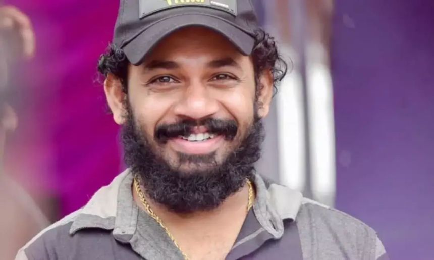 कन्नड़ एक्टर राकेश पुजारी का निधन, 34 साल की उम्र में हार्ट अटैक से हुई मौत कन्नड़ एक्टर राकेश पुजारी का निधन, 34 साल की उम्र में हार्ट अटैक से हुई मौत