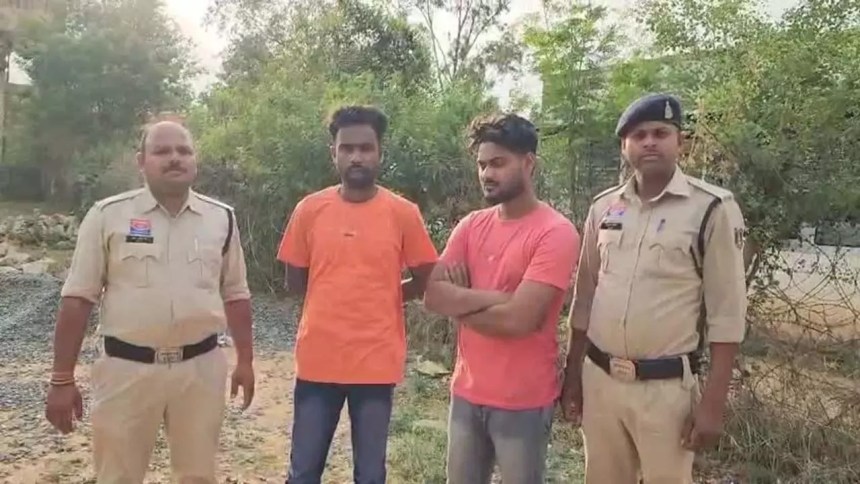 बड़ी खबर:सोशल मीडिया की दोस्ती से जिंदगी बर्बाद होने से बचा ली गई नाबालिग..कोरबा के 4 लड़के गिरफ्तार बड़ी खबर:सोशल मीडिया की दोस्ती से जिंदगी बर्बाद होने से बचा ली गई नाबालिग..कोरबा के 4 लड़के गिरफ्तार