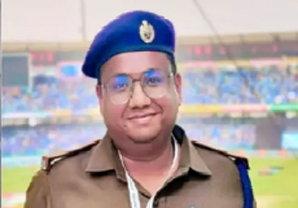कांग्रेस ने शहीद एएसपी गिरिपुंजे को दी श्रद्धांजली कांग्रेस ने शहीद एएसपी गिरिपुंजे को दी श्रद्धांजली